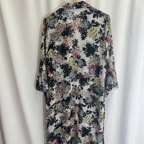 Westport Floral Housecoat or beach cover up with collar, ruffle detail on sleeve - Picture 9 of 12
